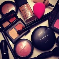 Essential Items For Your Make Up Bag