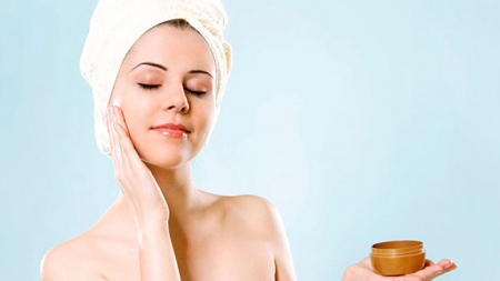 A Guide to Caring For Your Skin and Hair in the Winter