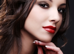 How To Create A Bold Late Summer Lip