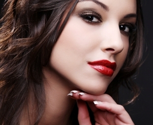 How To Create A Bold Late Summer Lip
