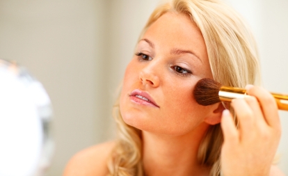 Tips & Tricks For Achieving The Perfect Glow With Bronzer