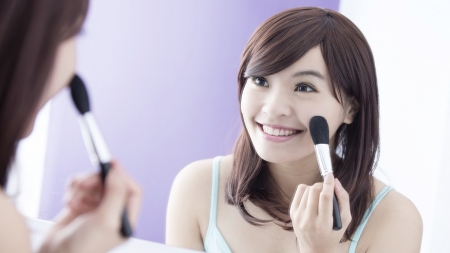 5 Tricks To Enhance Pale Winter Skin