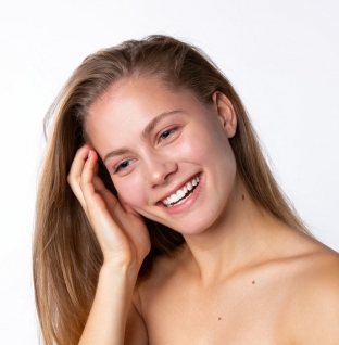 Skinimalism: The Minimalist Approach to Beauty in 2024