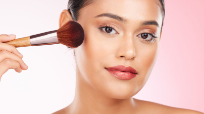 How to use blush blocking when contouring cheeks in make-up