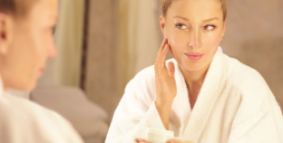 Peptides: What They Are and Why They’re Everywhere in Beauty